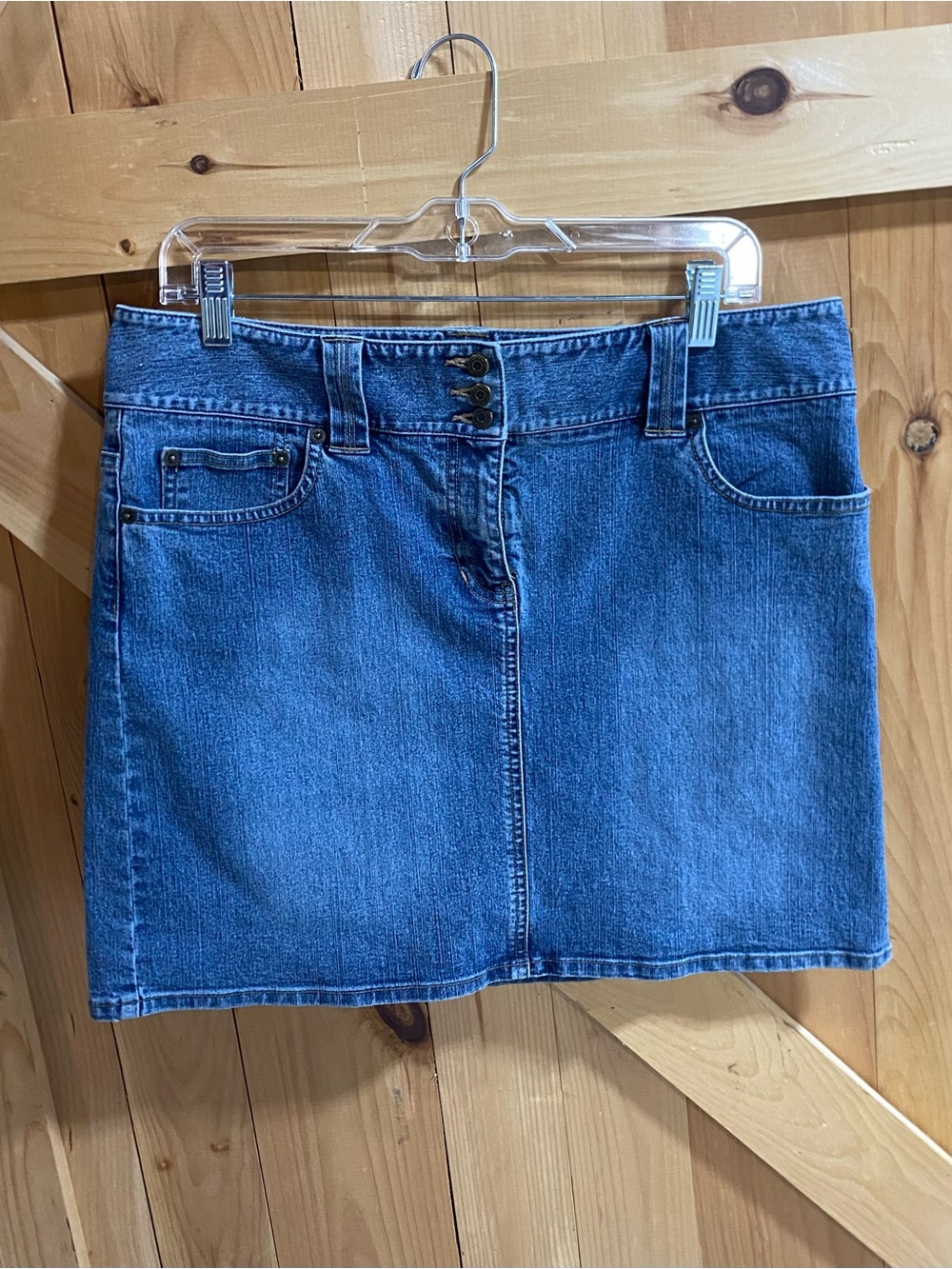 Ann Taylor LOFT Blue Denim Mini Skirt 
Sz 10, stretch